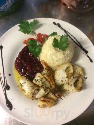 Luigis Pizza / Pasta / Bar