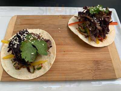 B10 Restaurant Wine & Gin Bar