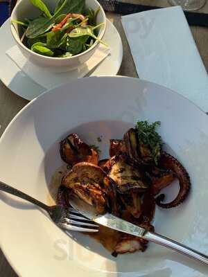 B10 Restaurant Wine & Gin Bar