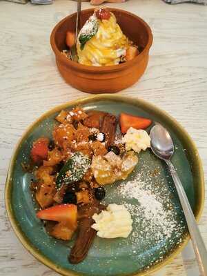 Yamas Meze Restaurant & Weinbar