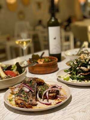 Yamas Meze Restaurant & Weinbar
