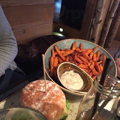 Hans Im GlÜck Burgergrill & Bar