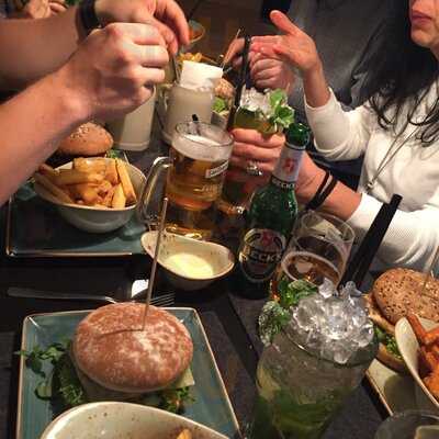 Hans Im GlÜck Burgergrill & Bar