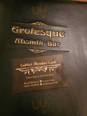 Grotesque Absinth-bar