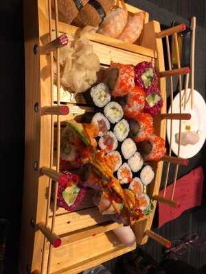 Kanpai Running Sushi & Lounge