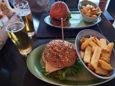 Hans Im GlÜck Burgergrill & Bar