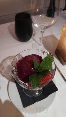 Leo's Restaurant Café Winebar