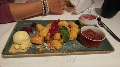 Leo's Restaurant Café Winebar