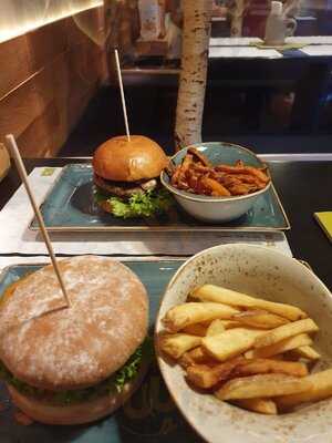 Hans Im GlÜck Burgergrill & Bar