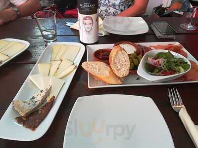 Saro Tapas Bar & Lounge