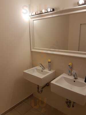 Saro Tapas Bar & Lounge