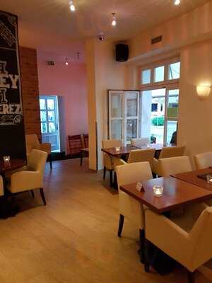 Saro Tapas Bar & Lounge