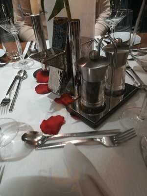 Restaurant Trollinger Im Mövenpick Hotel Stuttgart Airport