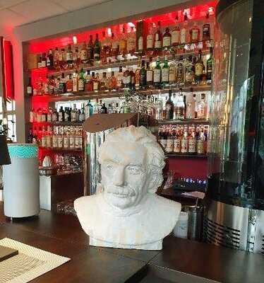 Einstein Restaurant Cafe Bar