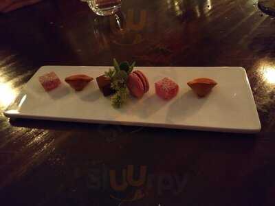 Elements Deli | Restaurant | Lounge