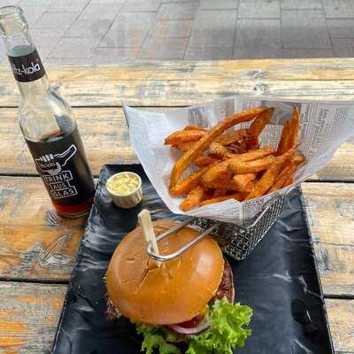 Leo's Juice & Burger