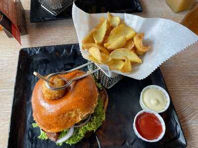 Leo's Juice & Burger