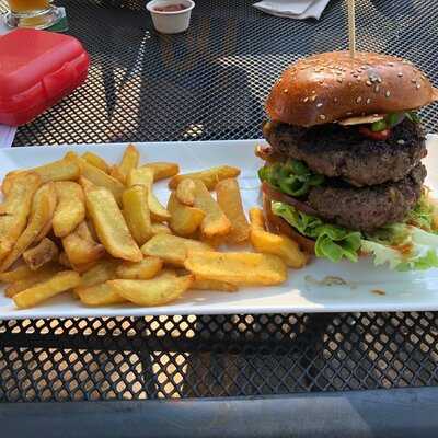 Piwy's Burger
