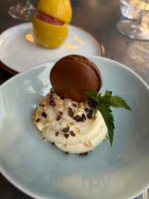 Dom - Grill Kitchen Bar