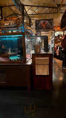 Pier 51 Restaurant & Bar