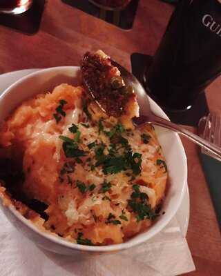 Killiwilly Irish Pub