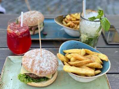 Hans Im GlÜck Burgergrill & Bar