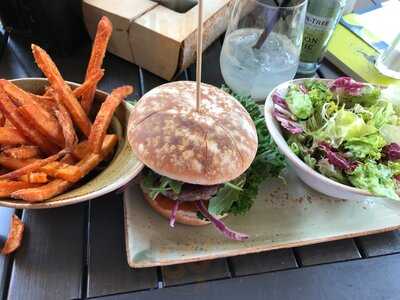 Hans Im GlÜck Burgergrill & Bar