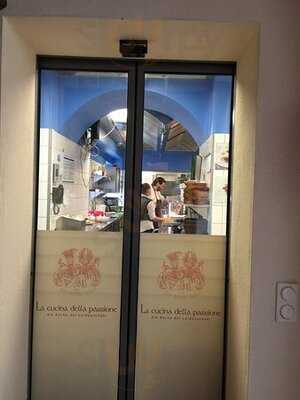 Röttele's Restaurant & Residenz Im Schloss Neuweier