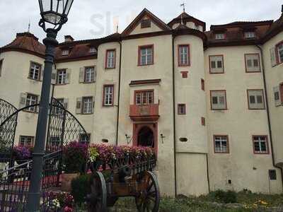 Röttele's Restaurant & Residenz Im Schloss Neuweier