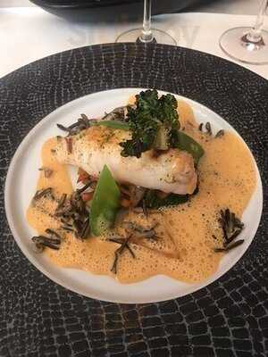 Röttele's Restaurant & Residenz Im Schloss Neuweier