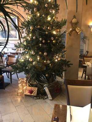 Lugano Gastro Restaurant & Café