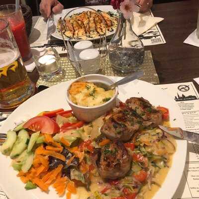 Uptown Restaurant + Bistro