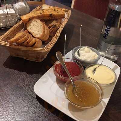 Uptown Restaurant + Bistro