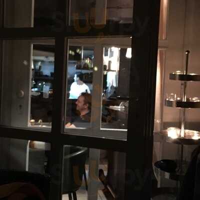 Moments Galerie Bodega