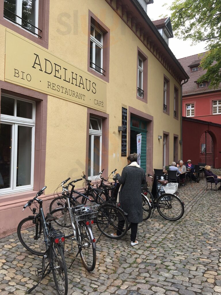 Adelhaus