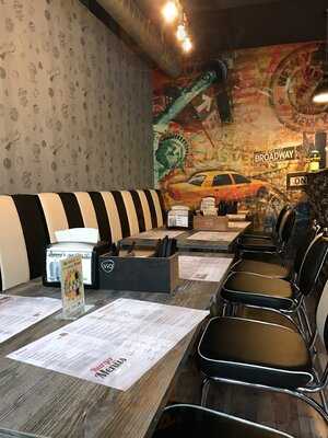 Danny's Burger & Grill