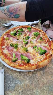 Delphi Grill & Pizzeria