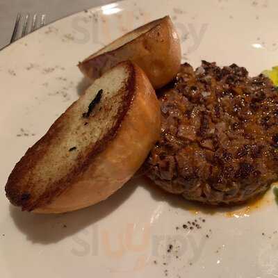 Dox Restaurant & Bar