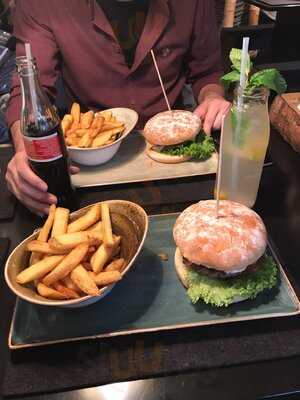 Hans Im GlÜck Burgergrill & Bar