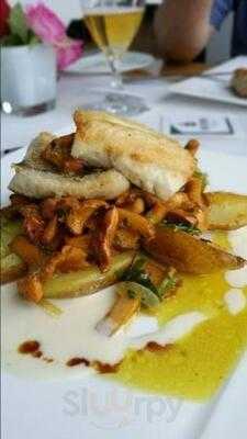 Homme D'or An Der Rheinbrücke