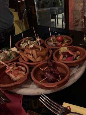 Tinto Tapas Bar