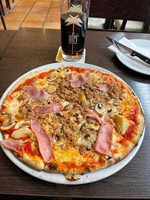 Lupo Trattoria,pizzeria