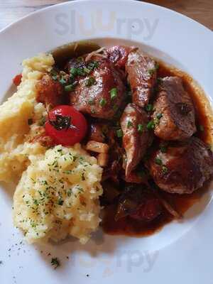 Henrik's Restaurant & Kneipe