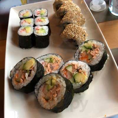 Sakura Sushi - Photo 7