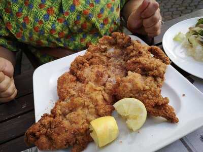 Unter Der Linde • Wirtshaus • St. Arnual