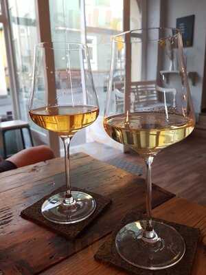 Trocken & Lieblich Weinbar