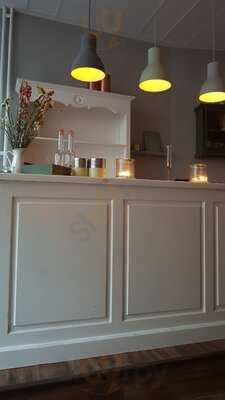 Trocken & Lieblich Weinbar