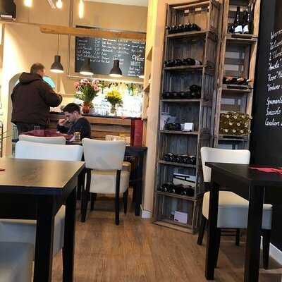 Solymar Feinkost & Bistro