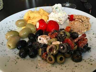 Solymar Feinkost & Bistro