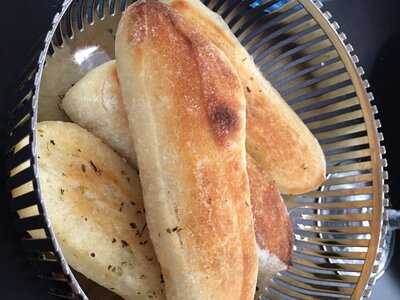 Italiani Ma Non Troppo